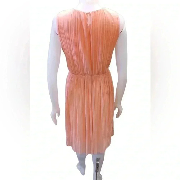 💥HOST PICK💥 Black Collection Peach Pleated Midi Dress Size Medium - Picture 2 of 9